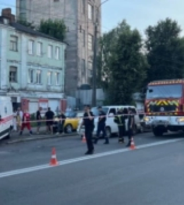 Одна жінка знаходиться в реанімації: розповіли про стан постраждалих від вибуху гранати у Луцьку