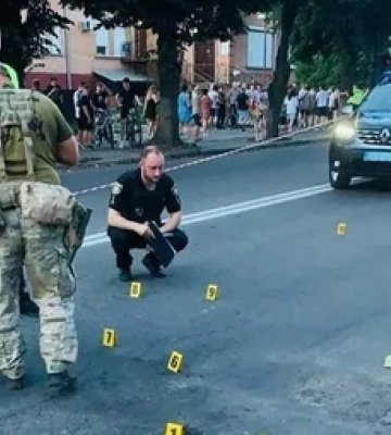 Одна жінка знаходиться в реанімації: розповіли про стан постраждалих від вибуху гранати у Луцьку