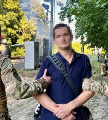 Підпалювали релейні шафи на об’єктах &quot;Укрзалізниці&quot; на замовлення ФСБ: СБУ затримала трьох диверсантів. ФОТО