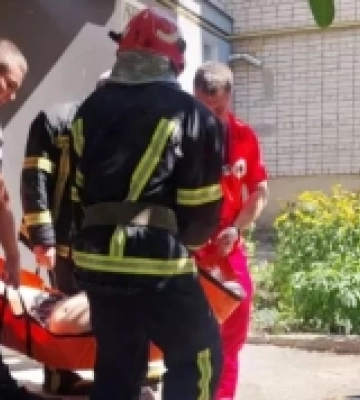 На Кіровоградщині бійці ДСНС врятували чоловіка, який став заручником власного помешкання