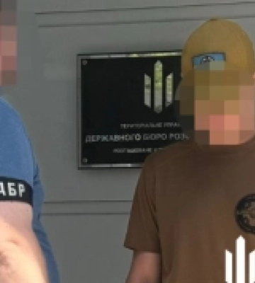 На Одещині викрили правоохоронця, якого підозрюють в переправленні військовозобовʼязаних до Молдови