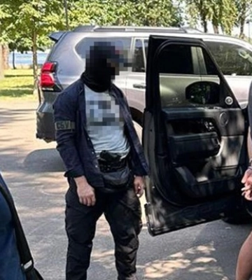 СБУ затримала на хабарях одного з головних податківців Києва