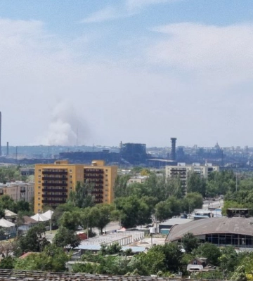 В окупованому Маріуполі пролунали вибухи: попередньо, є «приліт» у районі аеропорту