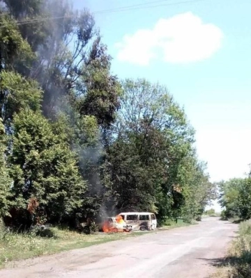 Армія РФ вдарила по селу на Харківщині двома дронами   — деталі