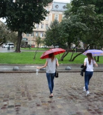 У Львові прогнозують грозу та град