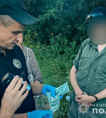 Слідчі поліції Сумщини повідомили про підозру чоловіку, який обіцяв призовникам встановити групу інвалідності