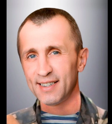 Здійснив 1000 стрибків з парашутом. Львів прощається з десантником Віктором Комарницьким