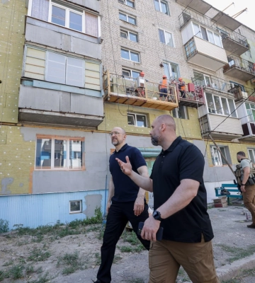 Отстраивают по принципу «лучше, чем было» — Шмыгаль в Старом Салтове 