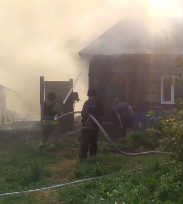 На Сумщини рятувальники неодноразово ліквідовували пожежі, спричинені ворожими ударами