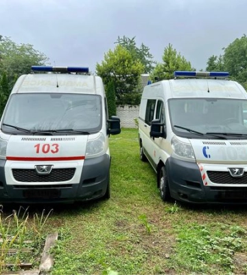 Два автомобілі для ЗСУ передав колектив рівненської екстренки