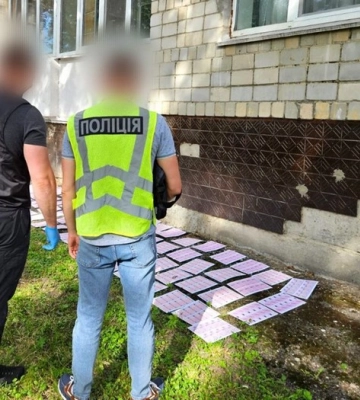 У Хмельницькому викрили підпільну друкарню з виробництва фальшивих документів