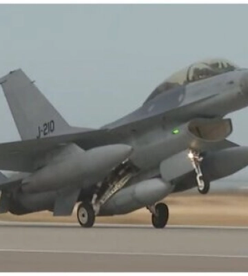 Україна очікує отримати шість літаків F-16 влітку і до 20 - до кінця року, - Bloomberg