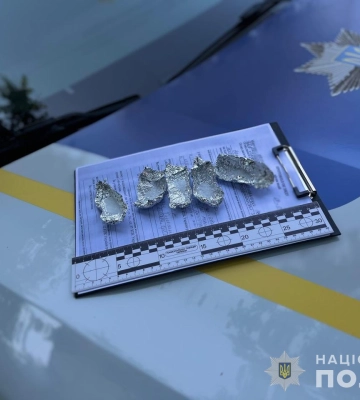 Сумські правоохоронці викрили чоловіка, який зберігав при собі психотропи