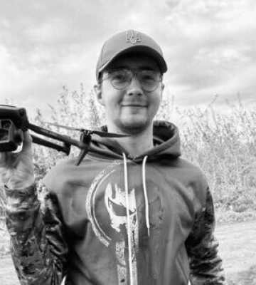 У Кривому Розі попрощалися із загиблим на війні Тарасом Овечко