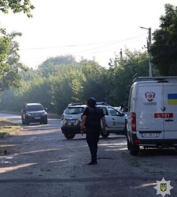 На Донеччині росіяни скинули авіабомбу на зупинку з людьми