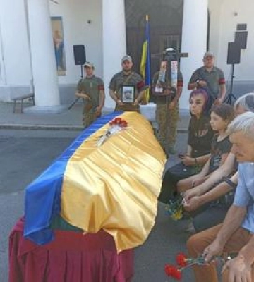 На Полтавщині попрощалися із військовими Олегом Герасимовим та Віталієм Супрунюком
