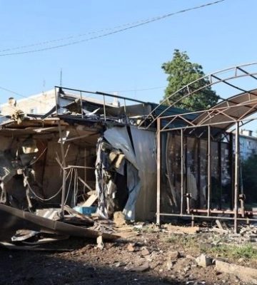 На Донеччині росіяни скинули авіабомбу на зупинку з людьми