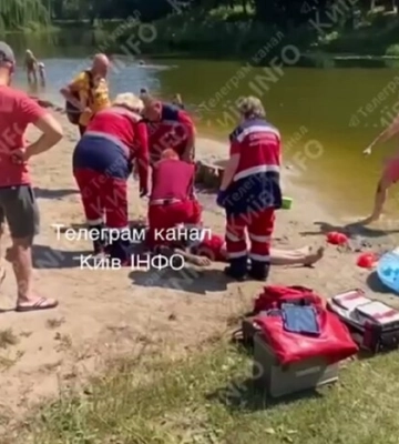 У Києві двоє людей потонули в озері