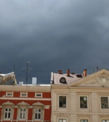 Завтра на Львівщині прогнозують дощі з градами