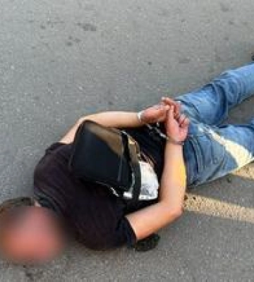 У Полтаві затримали чоловіка за напад на поліцейських