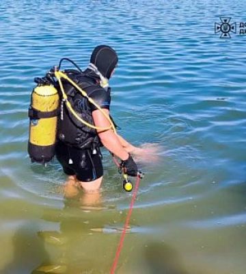 На Дніпропетровщині рятувальники дістали із водойм тіла двох чоловіків 