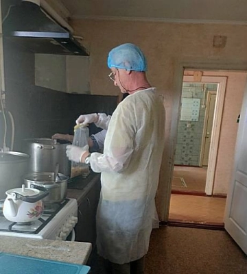 Отруєння 16 людей у Миколаєві: у закладі перевіряють продукти та обладнання