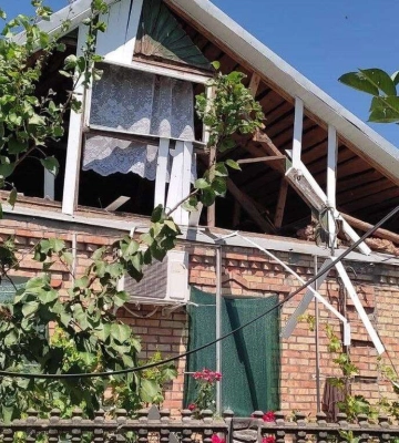 Росіяни обстріляли Нікополь: поранено 2 людей, у важкому стані жінка, яка отримала ураження струмом