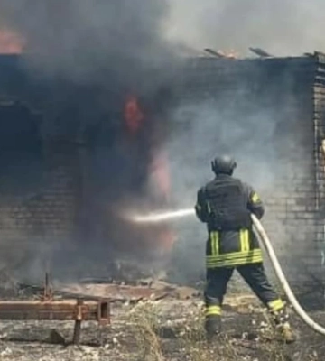 У Херсоні під час гасіння пожежі від повторного обстрілу постраждав рятувальник