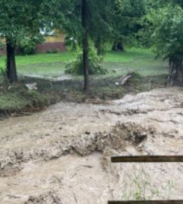 На Закарпатті виявили тіло жінки, яку віднесло паводковою течією