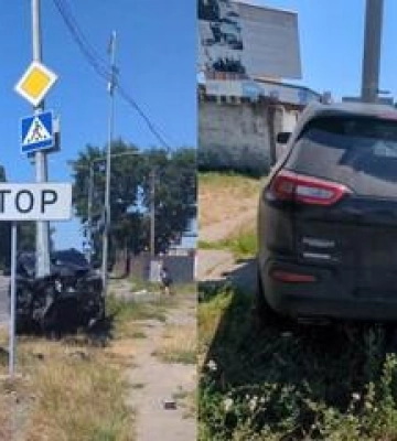 У Полтаві водій позашляховика врізався у світлофор
