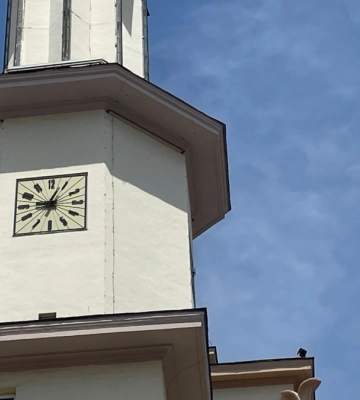 Застряг у часі чи не витримав відключення світла: чому зупинився франківський “Біг-Бен”