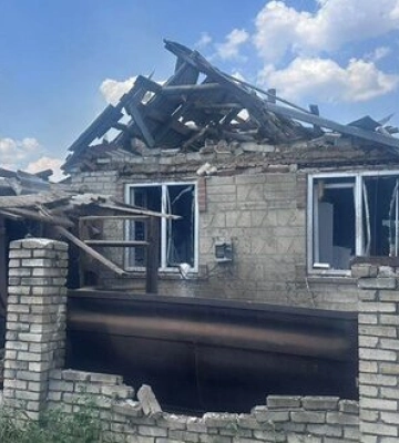 Повторний удар по Українську та обстріли Селидового і села Комар — загинула людина, ще семеро поранені