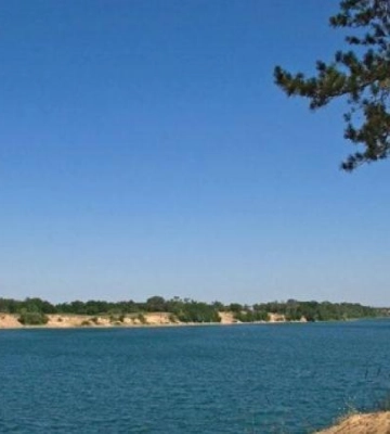 Скільки коштує комфортний відпочинок на Блакитному озері, що неподалік Дніпра