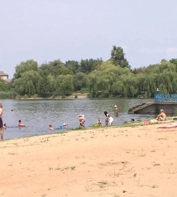 На Рівненщині спекотно: яких правил радять дотримуватися медики? (ВІДЕО)