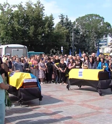 Загинули в один день: у Рівному попрощалися з двома героями (ВІДЕО)