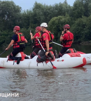 На Прикарпатті рятувальники дістали з води трьох чоловіків