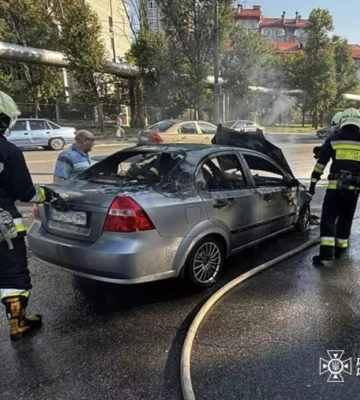 У Дніпрі на вулиці загорівся пасажирський автобус (ФОТО)