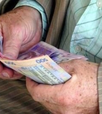 В Україні деяким пенсіонерам підвищують виплати: кому та на яку суму