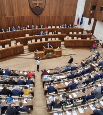 Парламент Словачини не зміг ухвалити резолюцію із засудженням удару РФ по "Охматдиту"