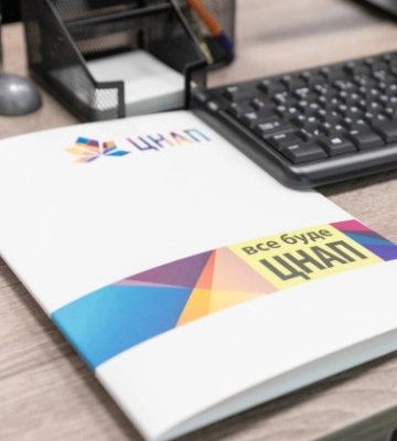У ЦНАПах Києва величезні черги, щоб оновити дані