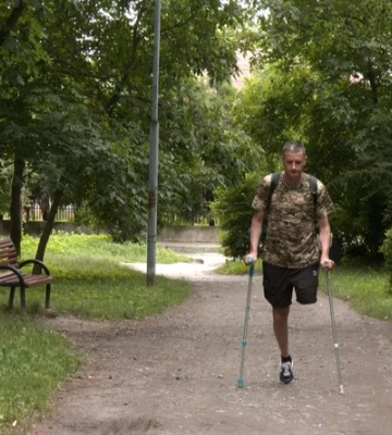 Втратив ногу в бою: у Луцьку військовий чекає на протезування