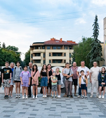Діти захисників з Ужгорода вирушили на відпочинок до Угорщини