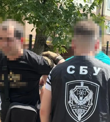 У Франківську на хабарі затримали керівника одного з управлінь митниці та його спільника