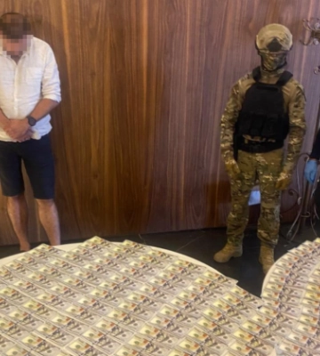 На Закарпатті судитимуть депутата, який отримав 14 тисяч доларів за переправлення призовників через кордон