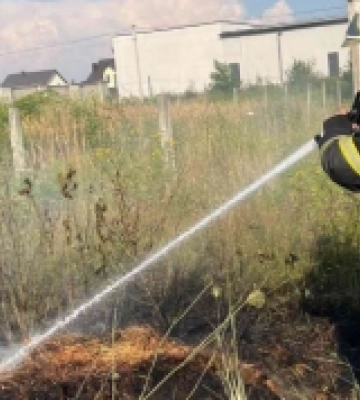 У Тячеві за вихідні чотири рази гасили пожежі в екосистемах