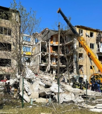 Удар РФ по Мирнограду на Донеччині 14 липня: з-під завалів дістали тіла двох людей