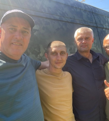 Щоби прицільніше нищити ворога: волинянам на передову доправили партію обладнання