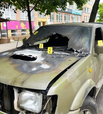 Рівнянин палив авто військових