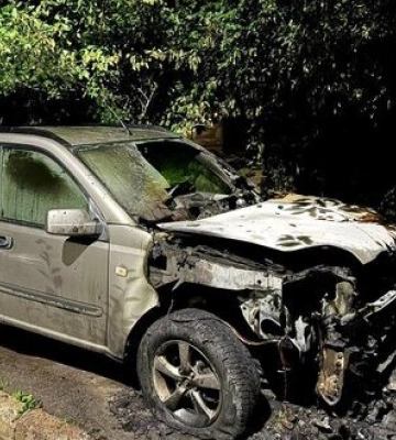 У Рівному затримали 22-річного хлопця, який за гроші РФ підпалив два авто військовослужбовців ЗСУ. ФОТОрепортаж