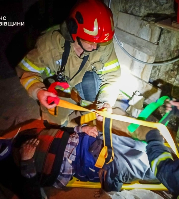 У Львові рятувальники допомогли дідусю